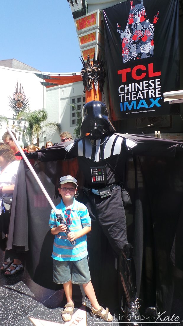 Darth-Vader-Manns-Chinese-Theatre-Hollywood