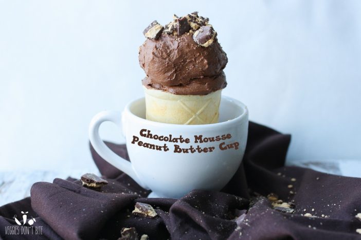 chocolate-mousse-peanut-butter-cup-ice-cream-cashews