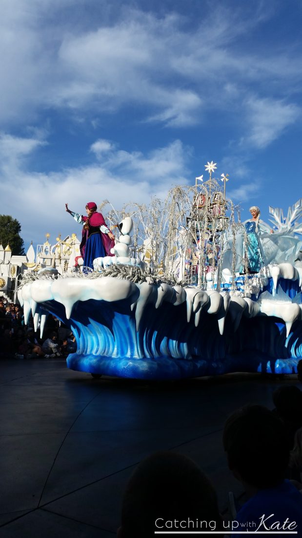 frozen-float-parade-disneyland