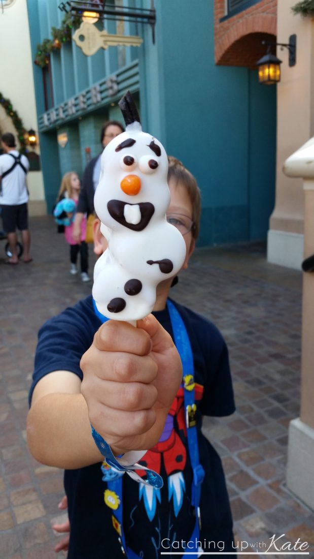 olaf-treat-disneyland