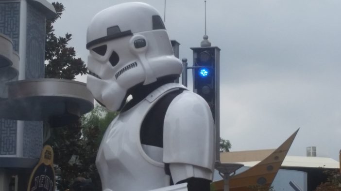 storm-trooper-disneyland-jedi-training-academy