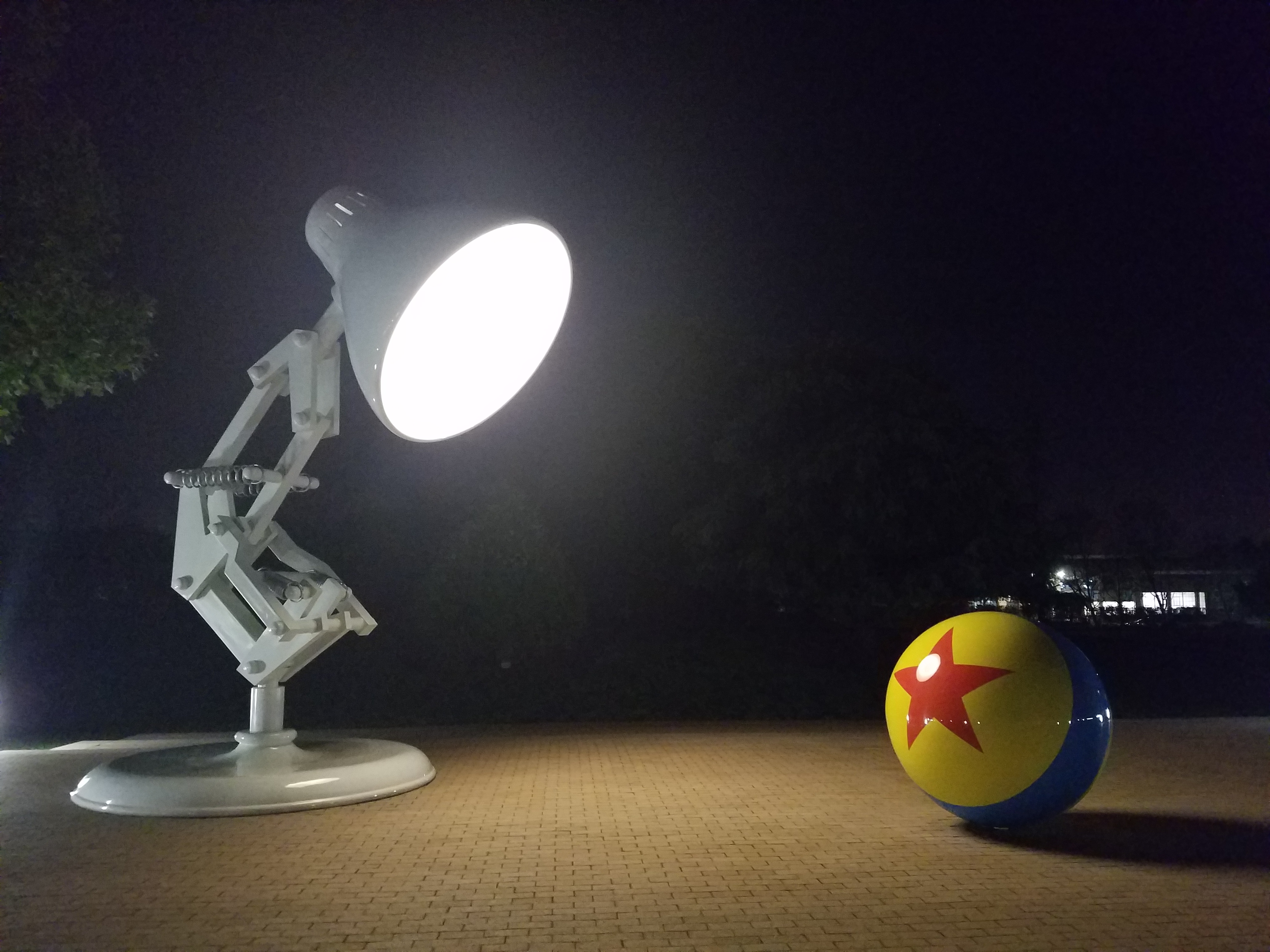 pixar lamp lights up