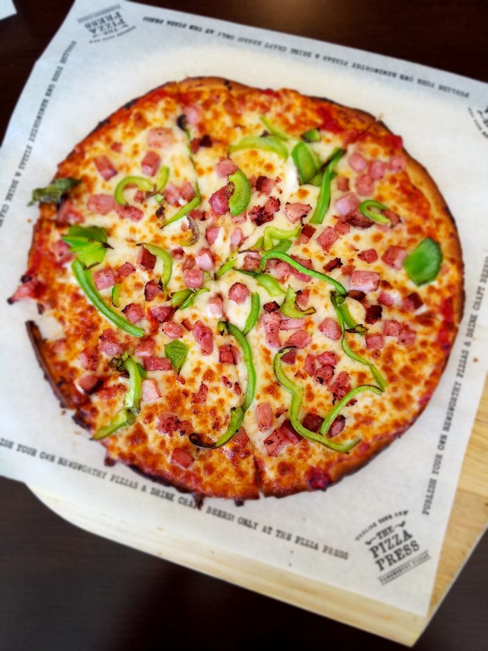 gluten free pizza by disneyland