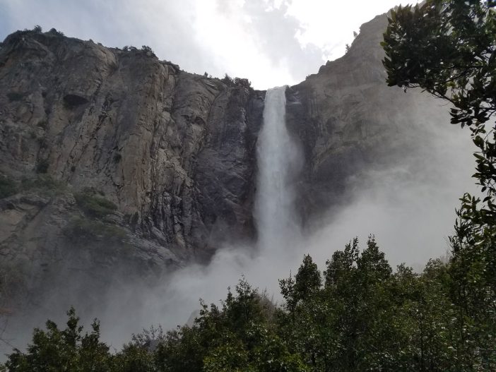 huge yosemite waterfalls