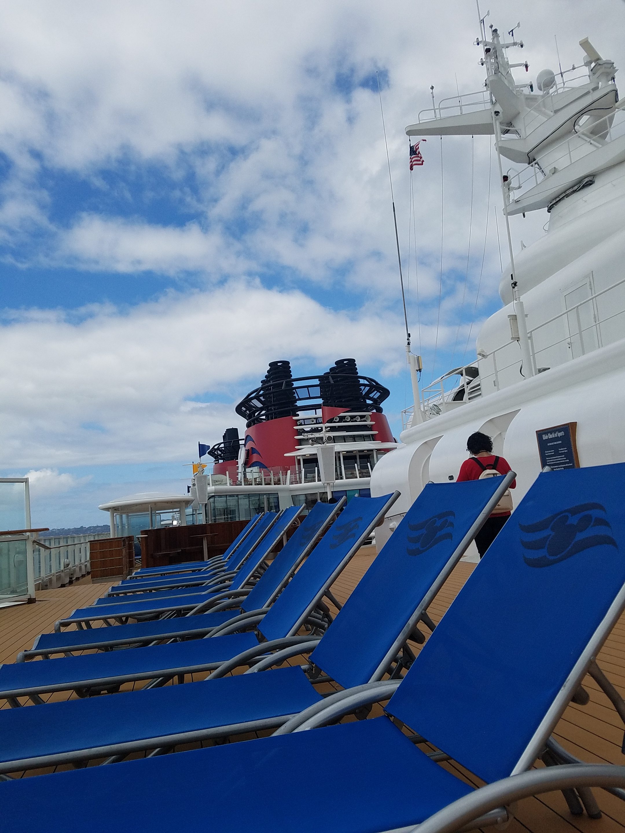 cruise ship lounge chairs