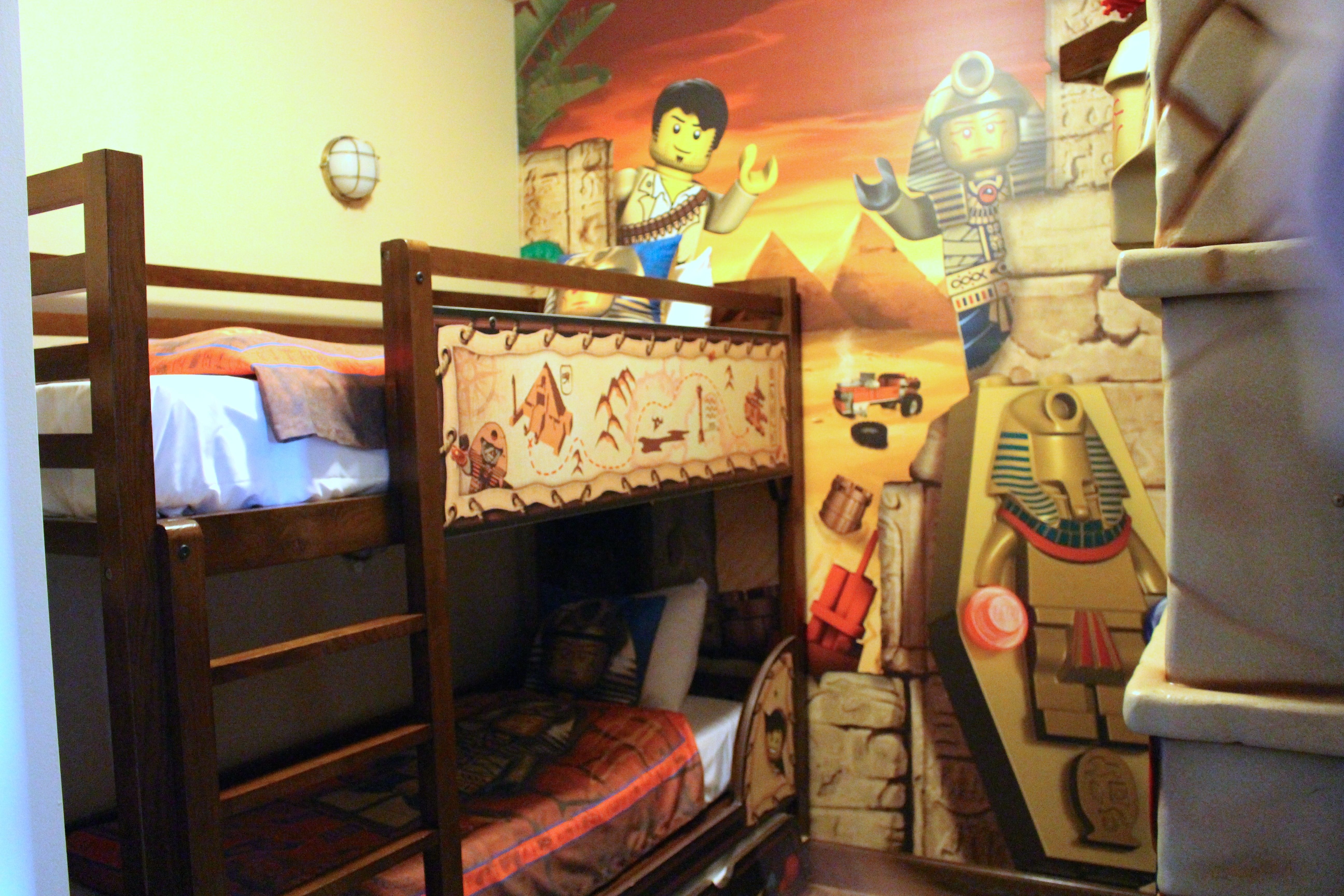 bunkbeds for three kids at LEGOLAND hotel