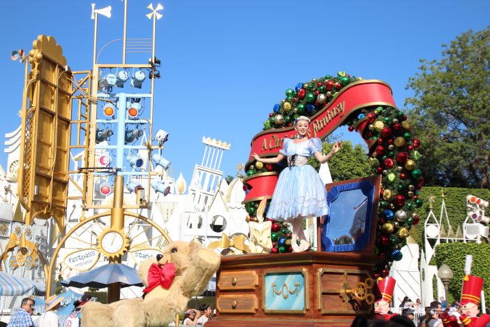 christmas parade at disneyland