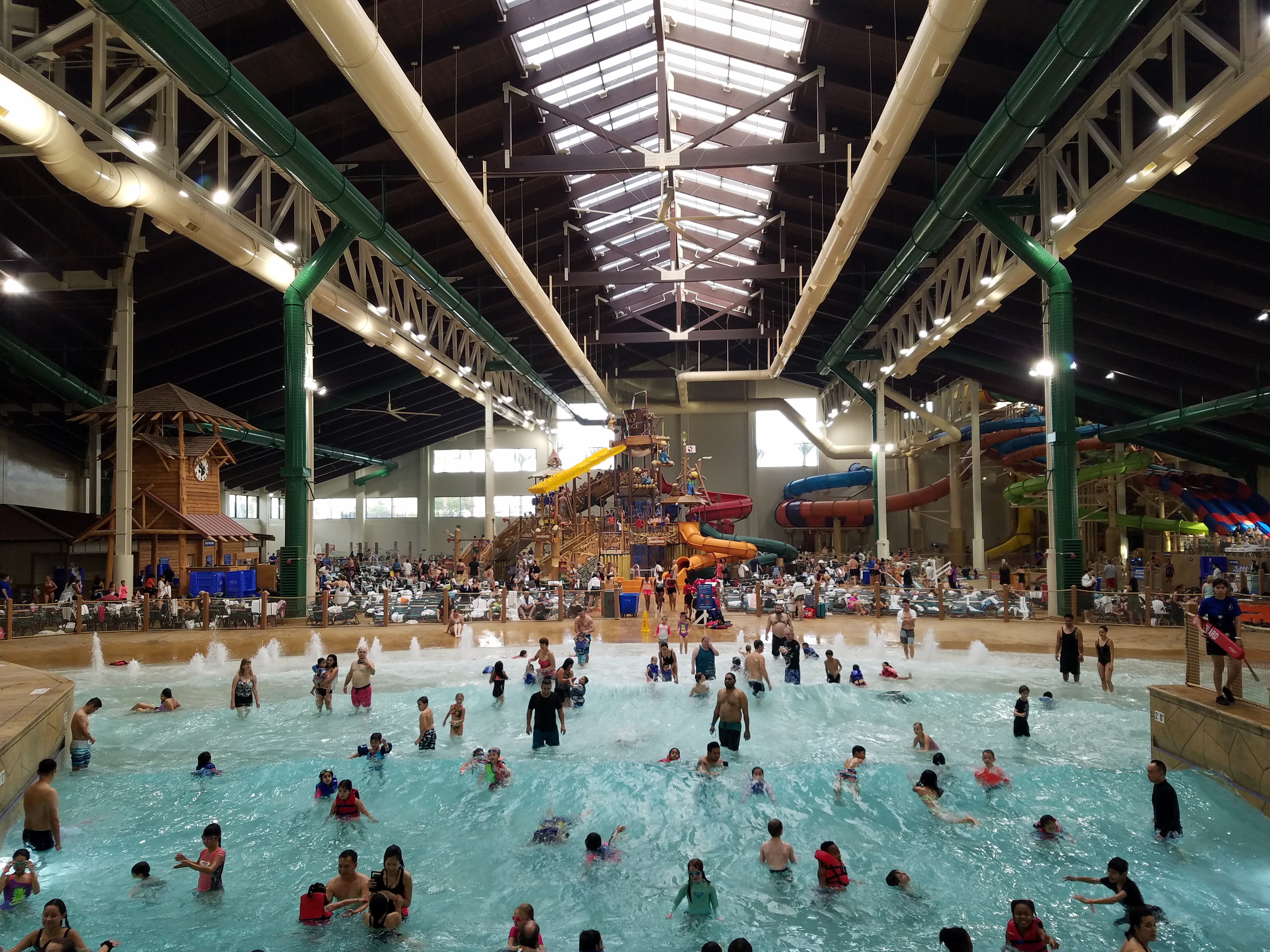 great wolf wave pool