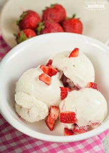 Sugar Free Low Carb Strawberry Cheesecake Ice Cream Recipe