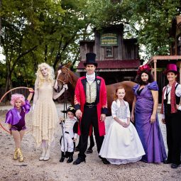 greatest showman family costumes