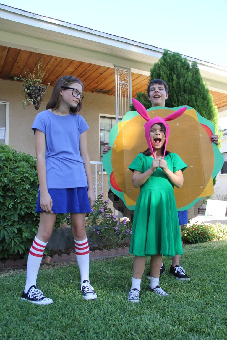 Bobs Burgers Costume! DIY Halloween costumes for the family!