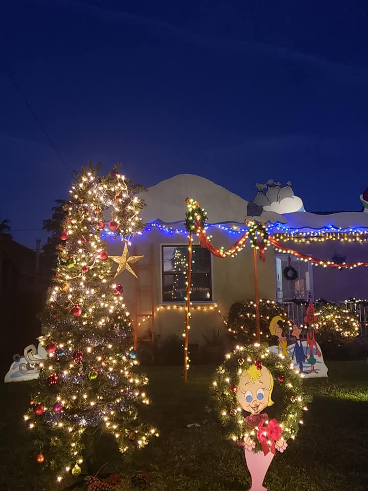 The BEST DIY Grinch and Whoville Christmas Lawn Decorations