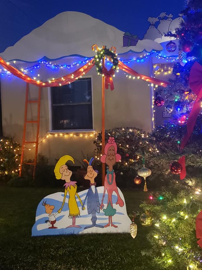 the best whoville grinch lawn display