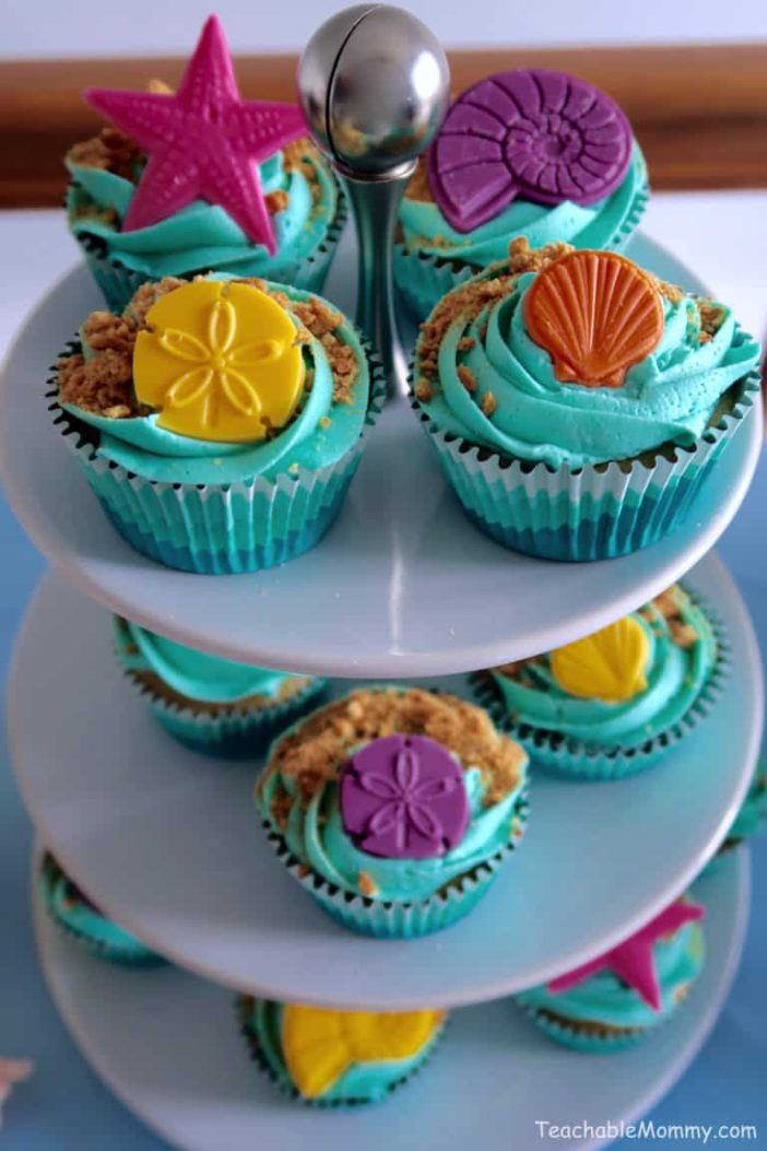 moana themed cupcakes