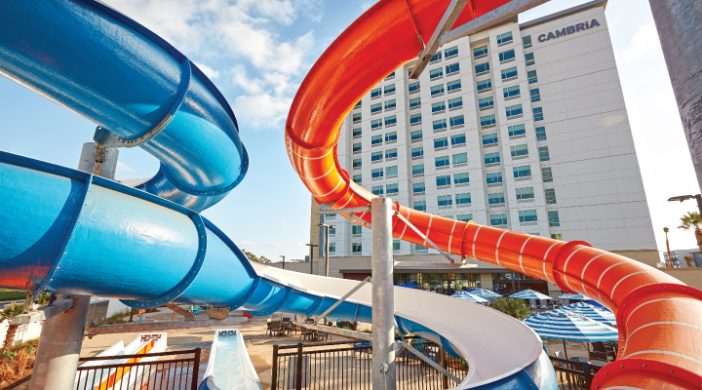 hotel with waterpark in anaheim